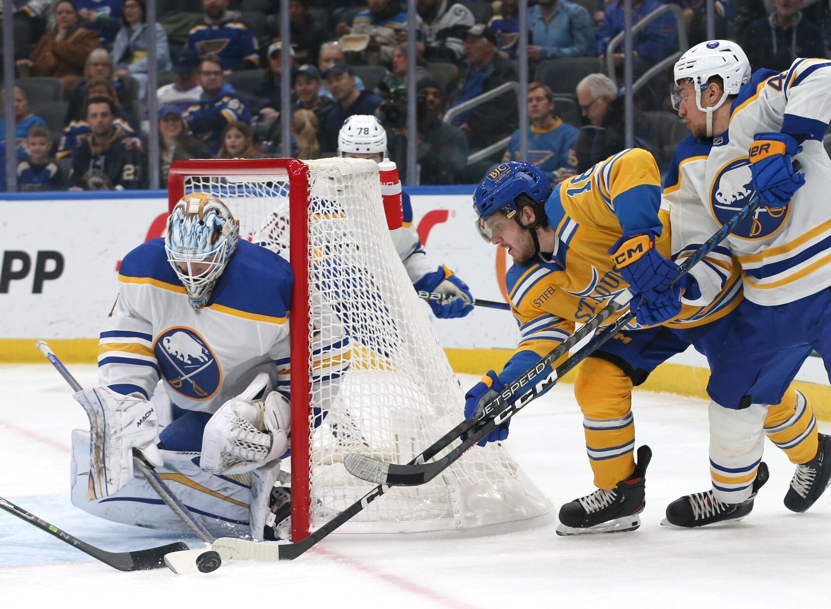 St. Louis Blues take on the Buffalo Sabres